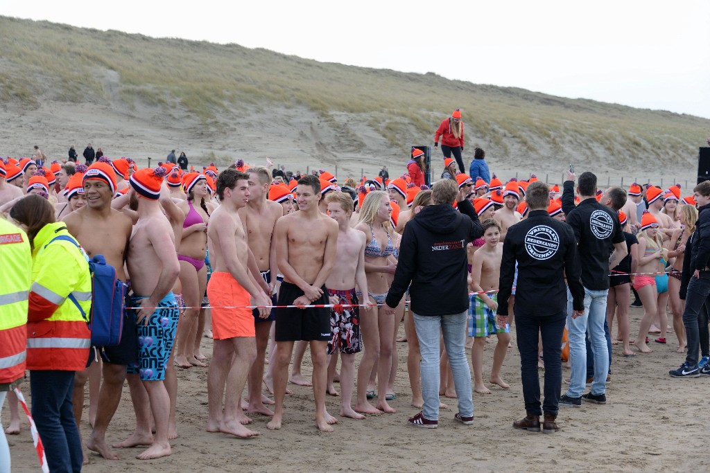 ../Images/Nieuwjaarsduik Nederzandt 2016 010.jpg